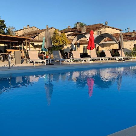 Blanzaguet-Saint-Cybard Le Jardin Des Hirondelles Bed & Breakfast エクステリア 写真
