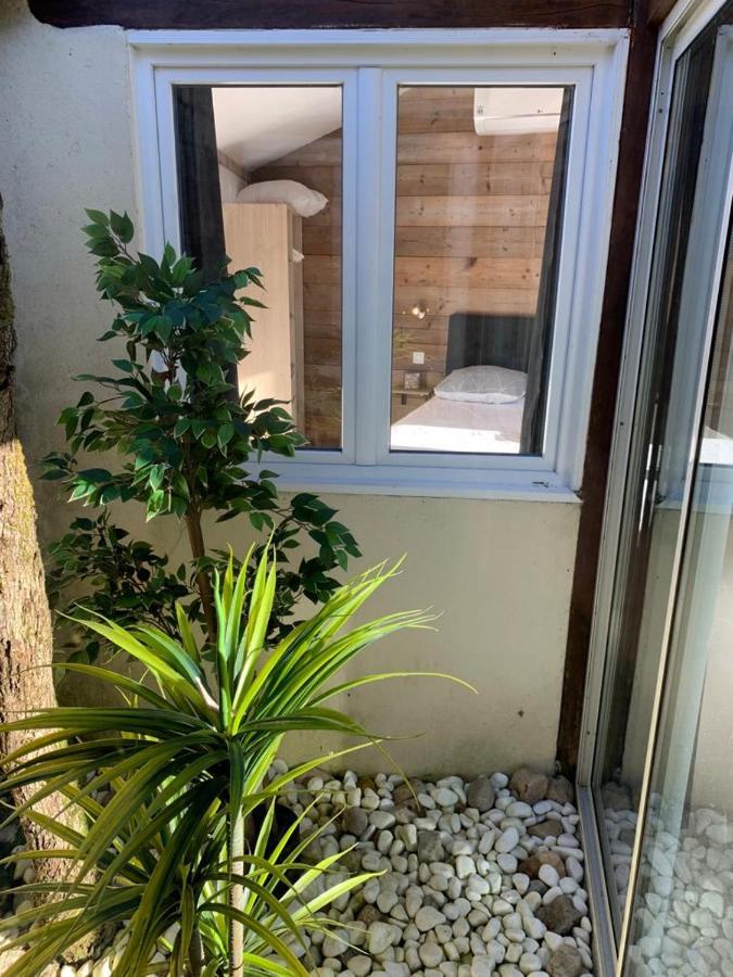 Blanzaguet-Saint-Cybard Le Jardin Des Hirondelles Bed & Breakfast エクステリア 写真