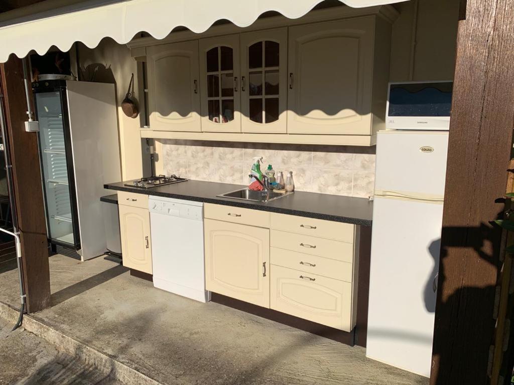 Blanzaguet-Saint-Cybard Le Jardin Des Hirondelles Bed & Breakfast エクステリア 写真